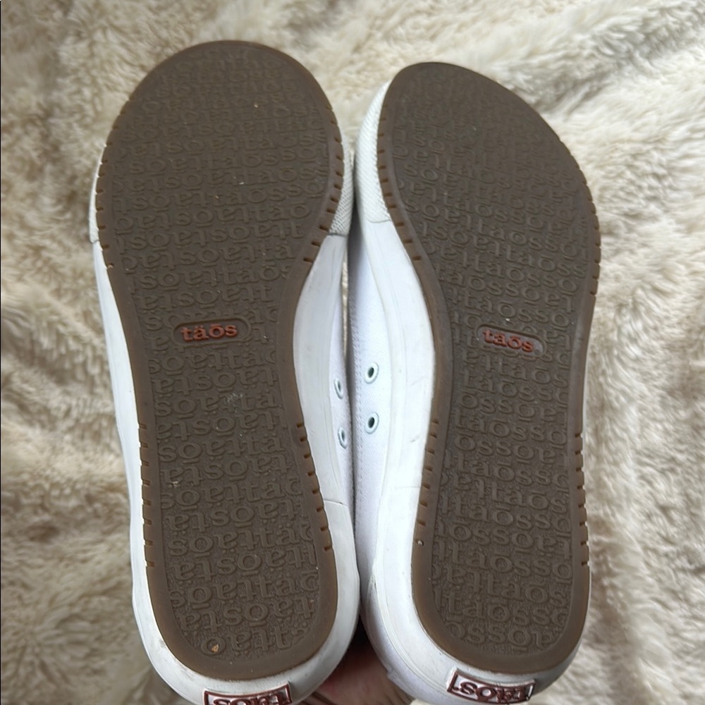 Taos White Canvas Sneakers women size 10 - Picture 8 of 9
